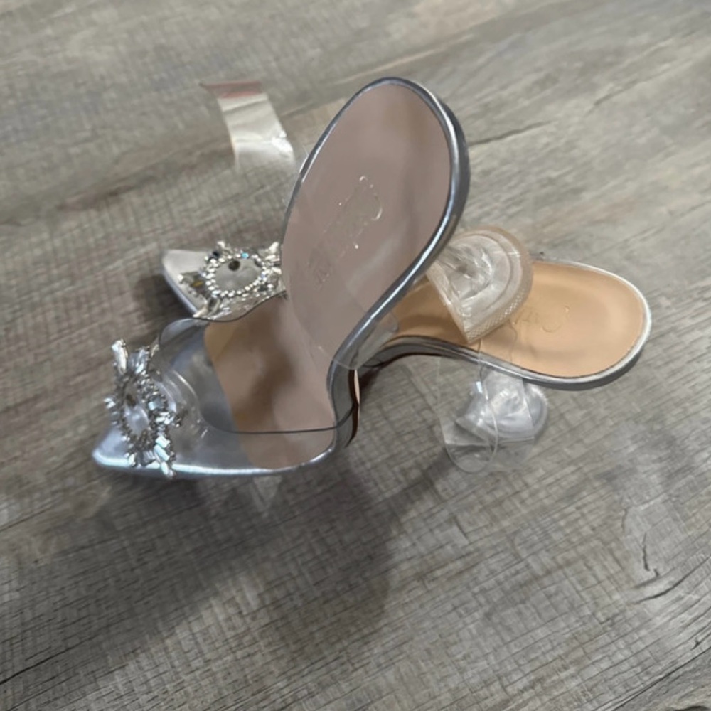 Catherine Malandrino Silver Pointed Toe Heels with Crystal Sunburst - Picture 11 of 13